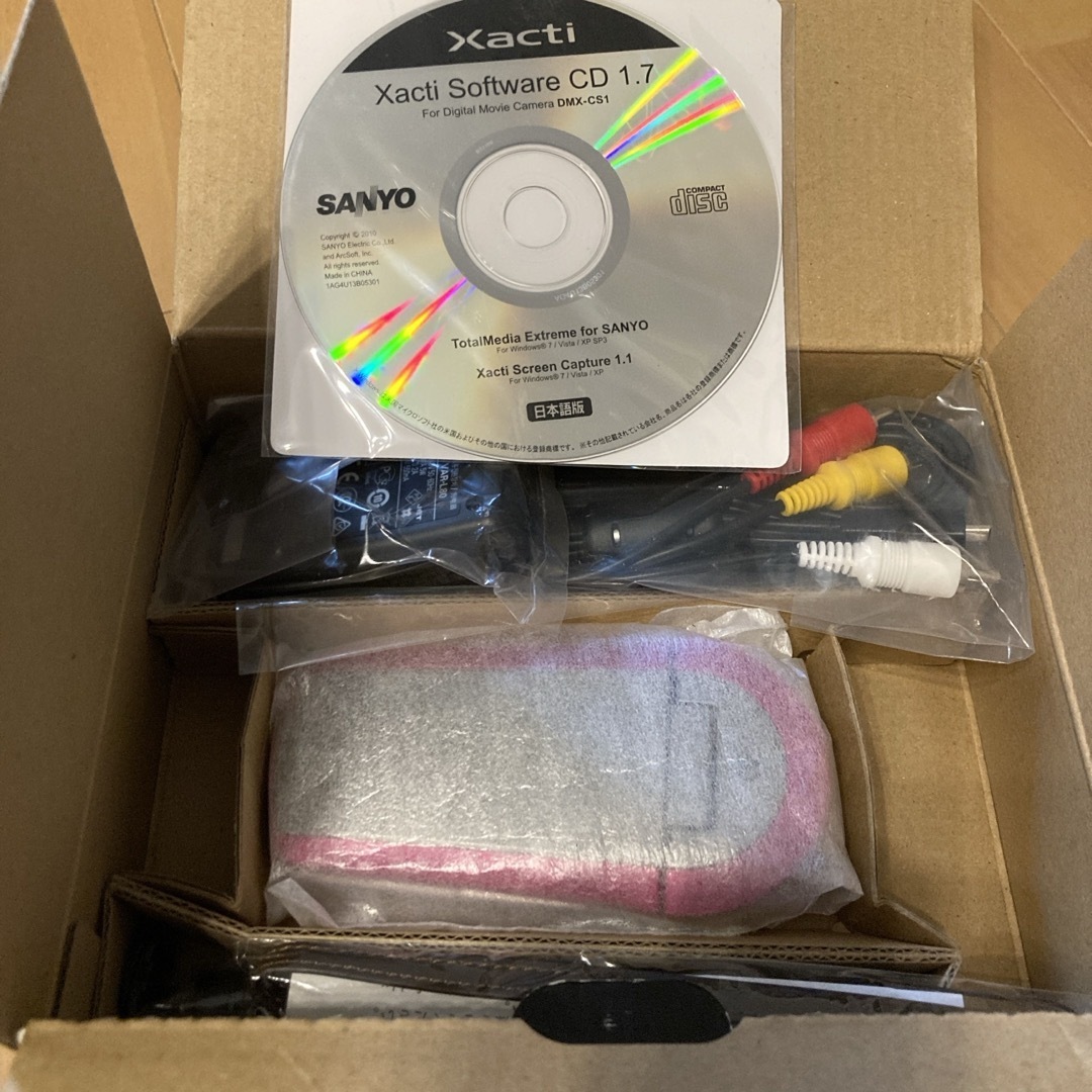 SANYO デジタルムービーカメラ Xacti DMX-CS1(P) SANYO デジタルムービーカメラ Xacti DMX-CS1(P)
