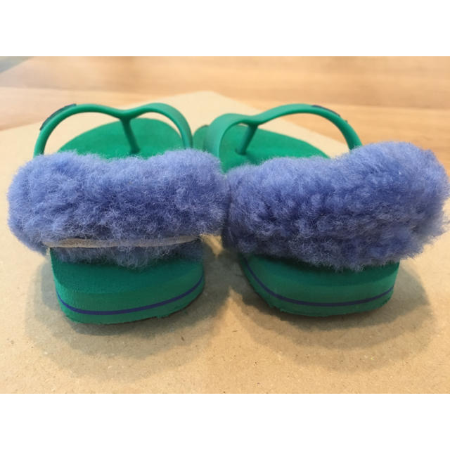 UGG(アグ)のUGG キッズサンダル 12.5センチ キッズ/ベビー/マタニティのベビー靴/シューズ(~14cm)(サンダル)の商品写真