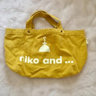 ニコアンド(niko and...)のniko and...ロゴトート マスタードイエロー M(トートバッグ)