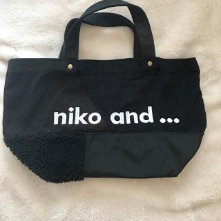 ニコアンド(niko and...)のniko and...ロゴトート パッチワーク黒 M(トートバッグ)