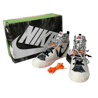 NIKE(ブーツ ・ ホワイト/白色系)のフリマアイテム一覧 NIKE(ブーツ ・ ホワイト/白色系)のフリマアイテム一覧