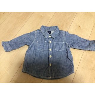 ベビーギャップ(babyGAP)のbabyGAP 長袖デニムシャツ 80(シャツ/カットソー)