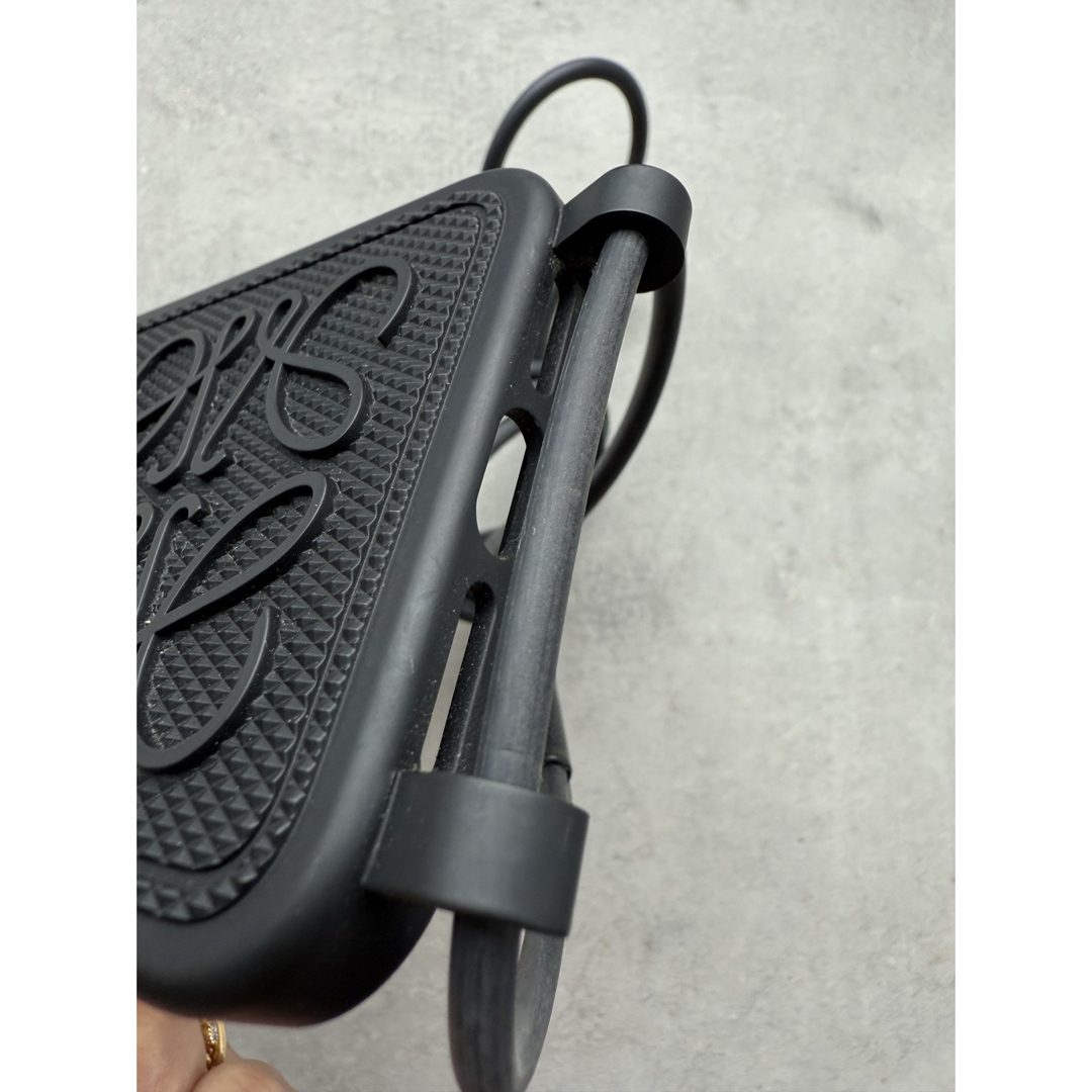 LOEWE - 美品•本物 LOEWE ロエベiPhone14ProMaxケースストラップ LOEWE - 美品•本物 LOEWE ロエベiPhone14ProMaxケースストラップ