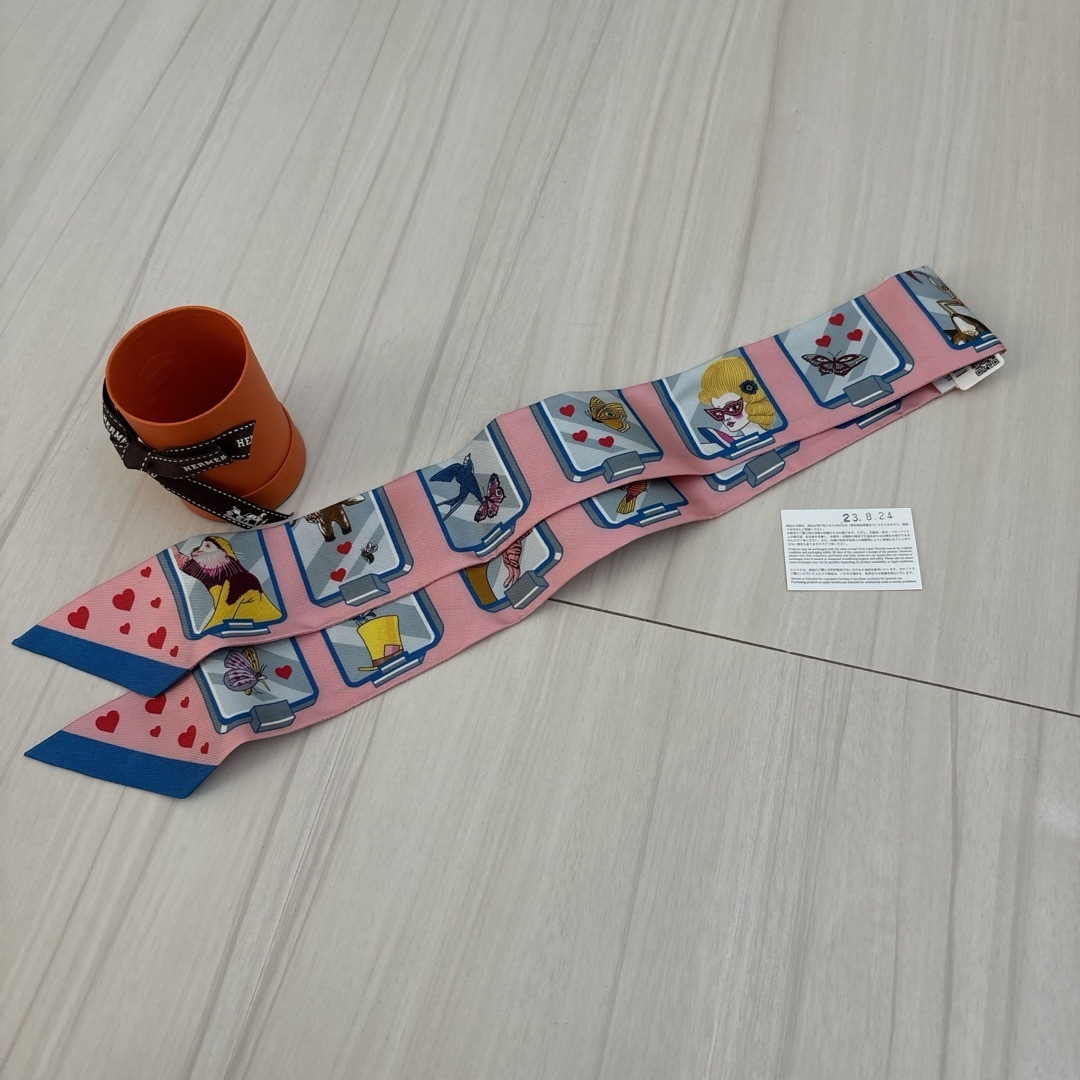 新品未使用】 エルメス HERMES ツイリー エルメス・ストーリー 新品未使用】 エルメス HERMES ツイリー エルメス・ストーリー