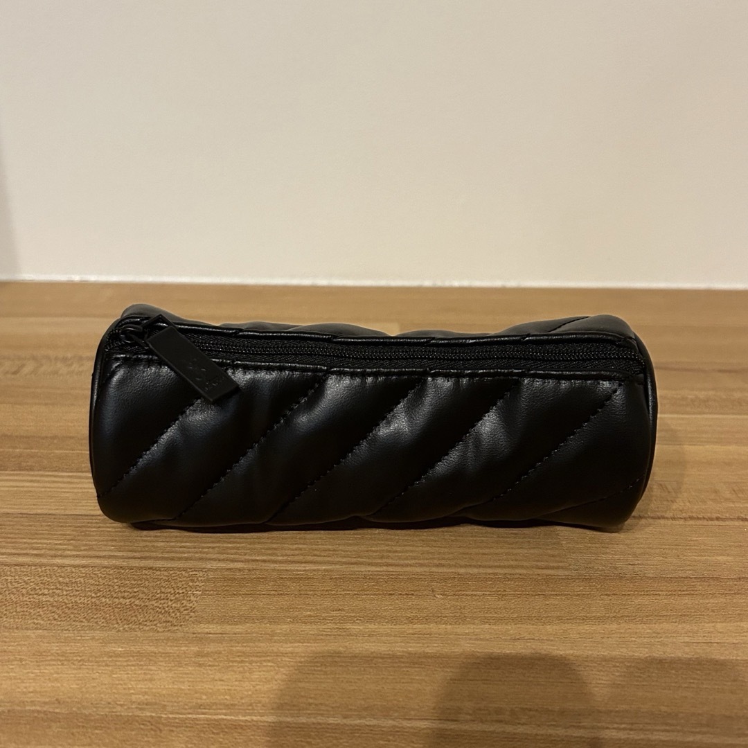 YSL イヴ・サンローラン 化粧ポーチ 黒 レザー Yves Saint Laurent Beaut イヴサンローラン YSL 黒ポーチ