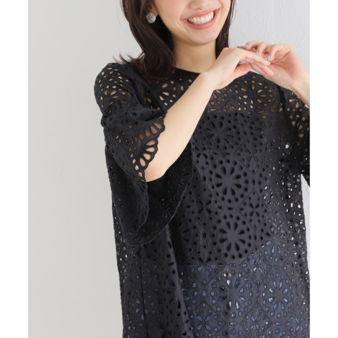 新品タグ付き 大人気‼︎ PATOU ディテール パトゥ クロップドTシャツ 新品タグ付き 大人気‼︎ PATOU ディテール パトゥ クロップドTシャツ