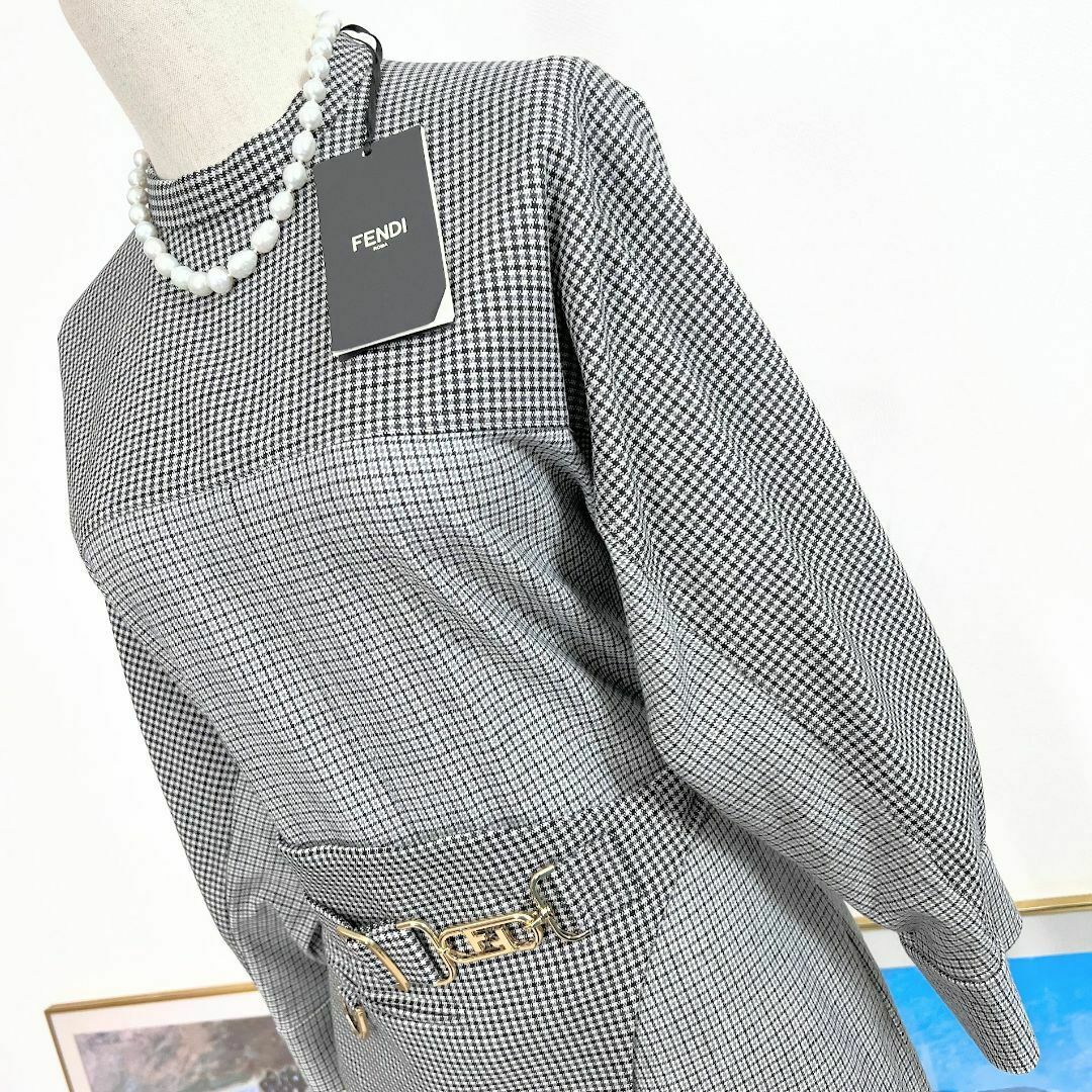 FENDI - ☆FENDI☆新品タグ付☆2023☆FFベルト付☆ロング FENDI - ☆FENDI☆新品タグ付☆2023☆FFベルト付☆ロング