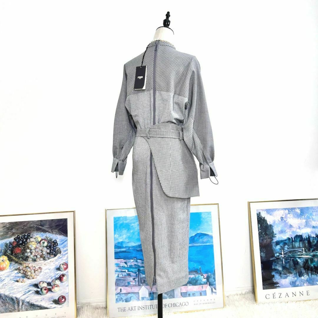 FENDI - ☆FENDI☆新品タグ付☆2023☆FFベルト付☆ロング FENDI - ☆FENDI☆新品タグ付☆2023☆FFベルト付☆ロング