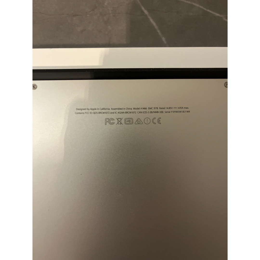 APPLE MacBook Air MQD32J/A Core i5 8,192 APPLE MacBook Air MQD32J/A Core i5 8,192