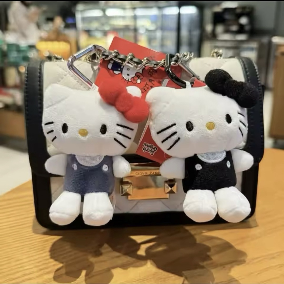 ハローキティ モノクロ ぬいぐるみキーホルダーの通販 by ゆう's ハローキティ モノクロ ぬいぐるみキーホルダーの通販 by ゆう's
