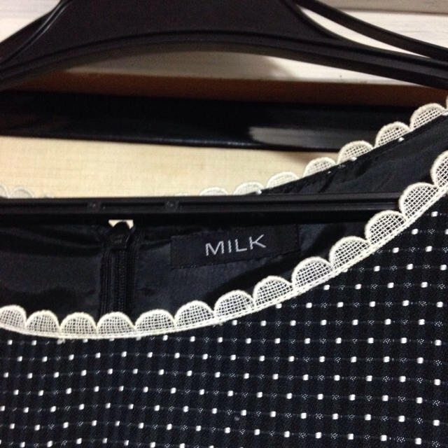 MILK(ミルク)のMILK 水玉黒ワンピ レディースのワンピース(ひざ丈ワンピース)の商品写真