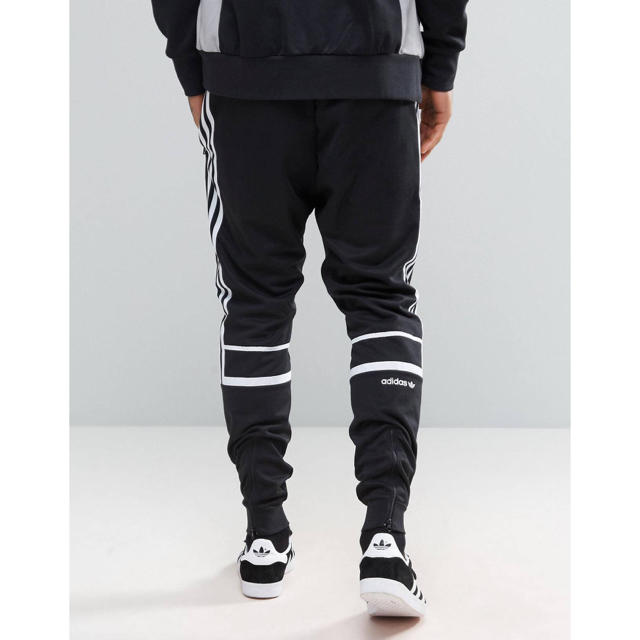 adidas(アディダス)のLサイズ【新品未使用】adidas Originals スキニー ジョガーパンツ メンズのパンツ(その他)の商品写真
