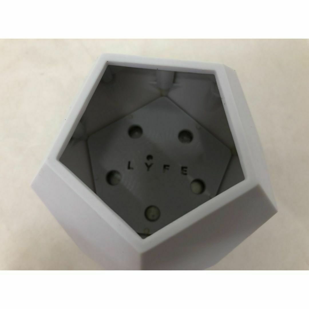 Flyte Lyfe (ライフ) 宙に浮かぶ 回るプランター 植木鉢 植物用 Flyte Lyfe (ライフ) 宙に浮かぶ 回るプランター 植木鉢 植物用