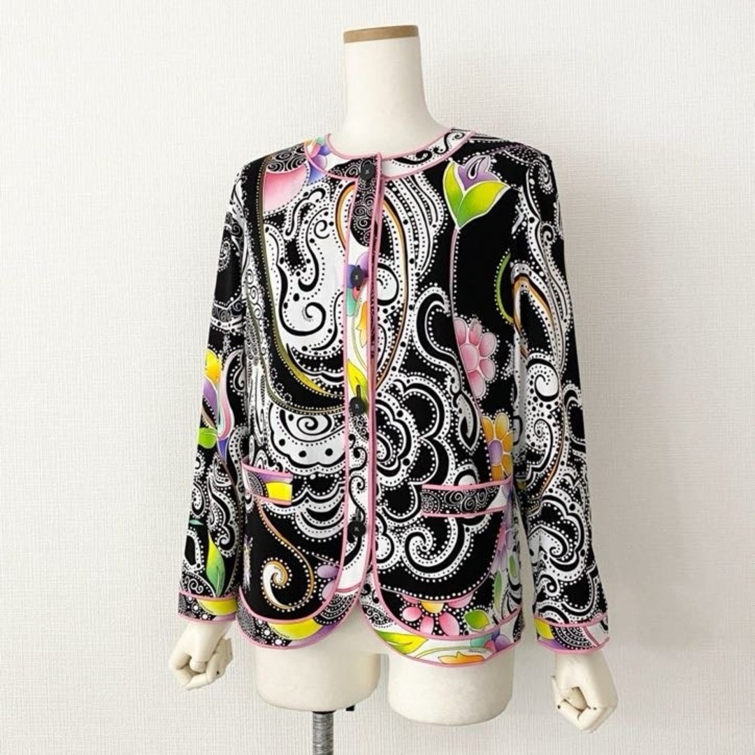 LEONARD - 55i26 《美品》 LEONARD レオナール カンカン素地 薄手ノーカラージャケット カーディガン 羽織り 美しいプリント 0159518 サイズL マルチカラー レディース 日本製