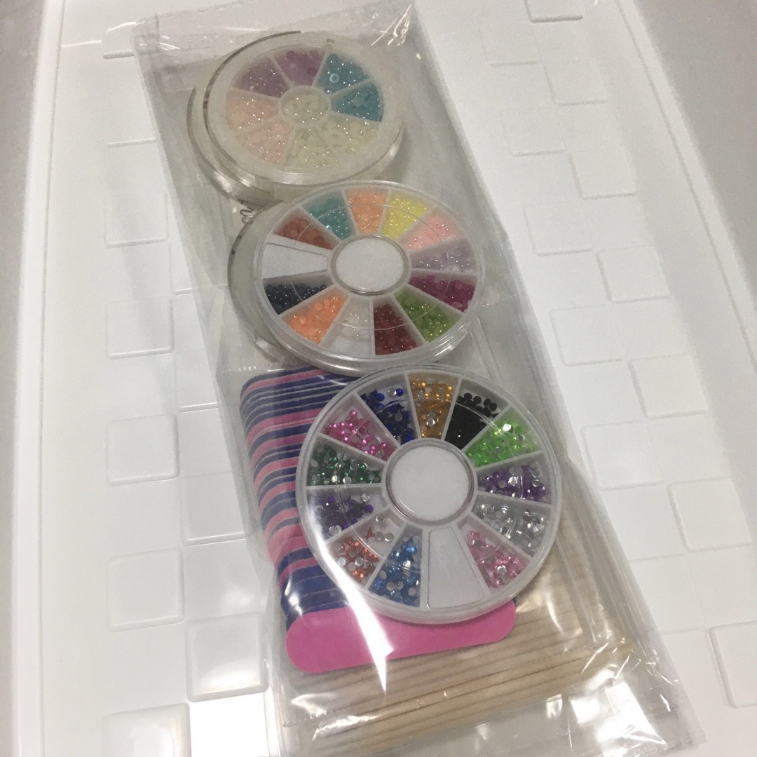 ネイルパーツ　ネイル用品　まとめ売り コスメ/美容のネイル(ネイル用品)の商品写真