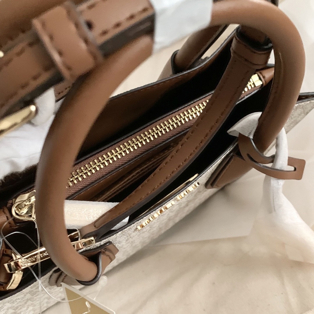MICHAEL KORS - 新品未使用タグ付 マイケルコース ショッパー MICHAEL KORS - 新品未使用タグ付 マイケルコース ショッパー