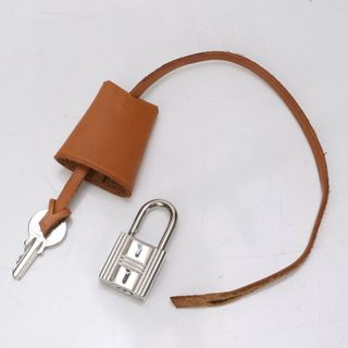 HERMES - 極美品 エルメス カデナ 104番 キー 鍵 シルバー HERMES - 極美品 エルメス カデナ 104番 キー 鍵 シルバー