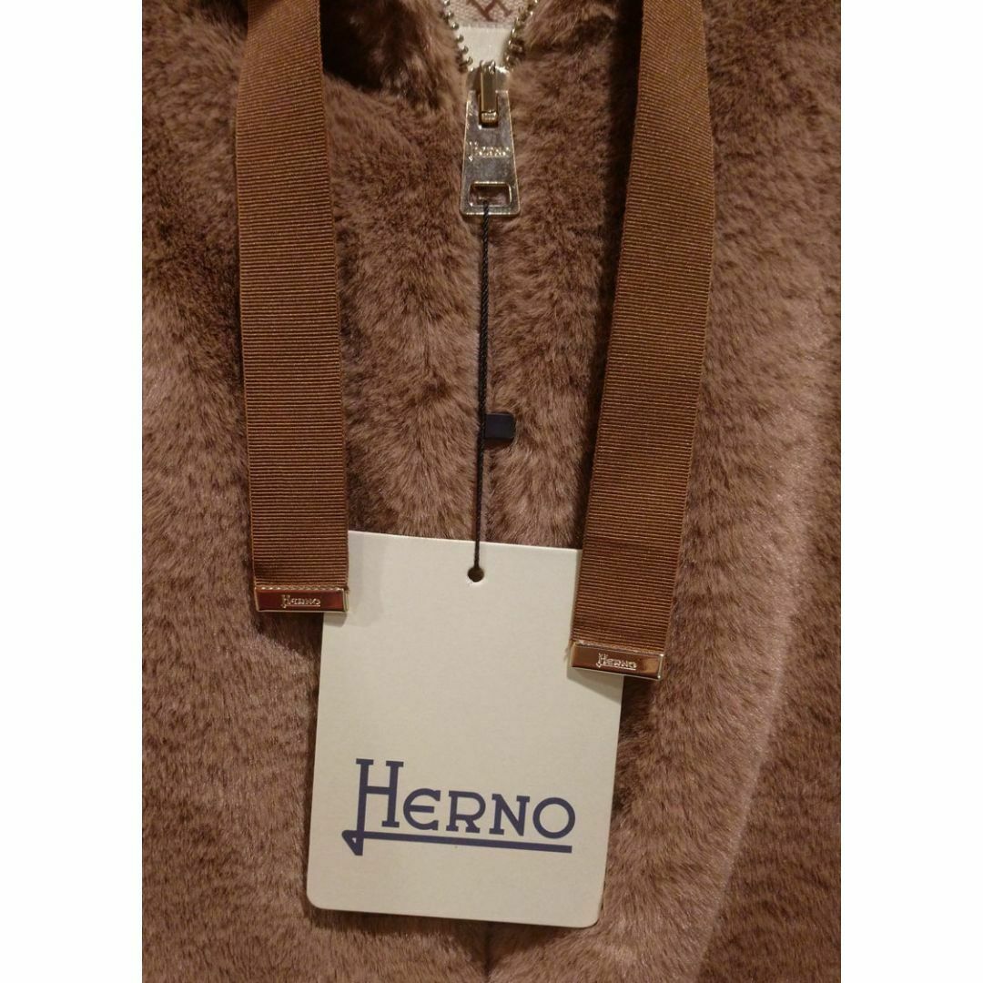 HERNO - 未使用 HERNO ヘルノ フェイクファー フードジャケット HERNO - 未使用 HERNO ヘルノ フェイクファー フードジャケット