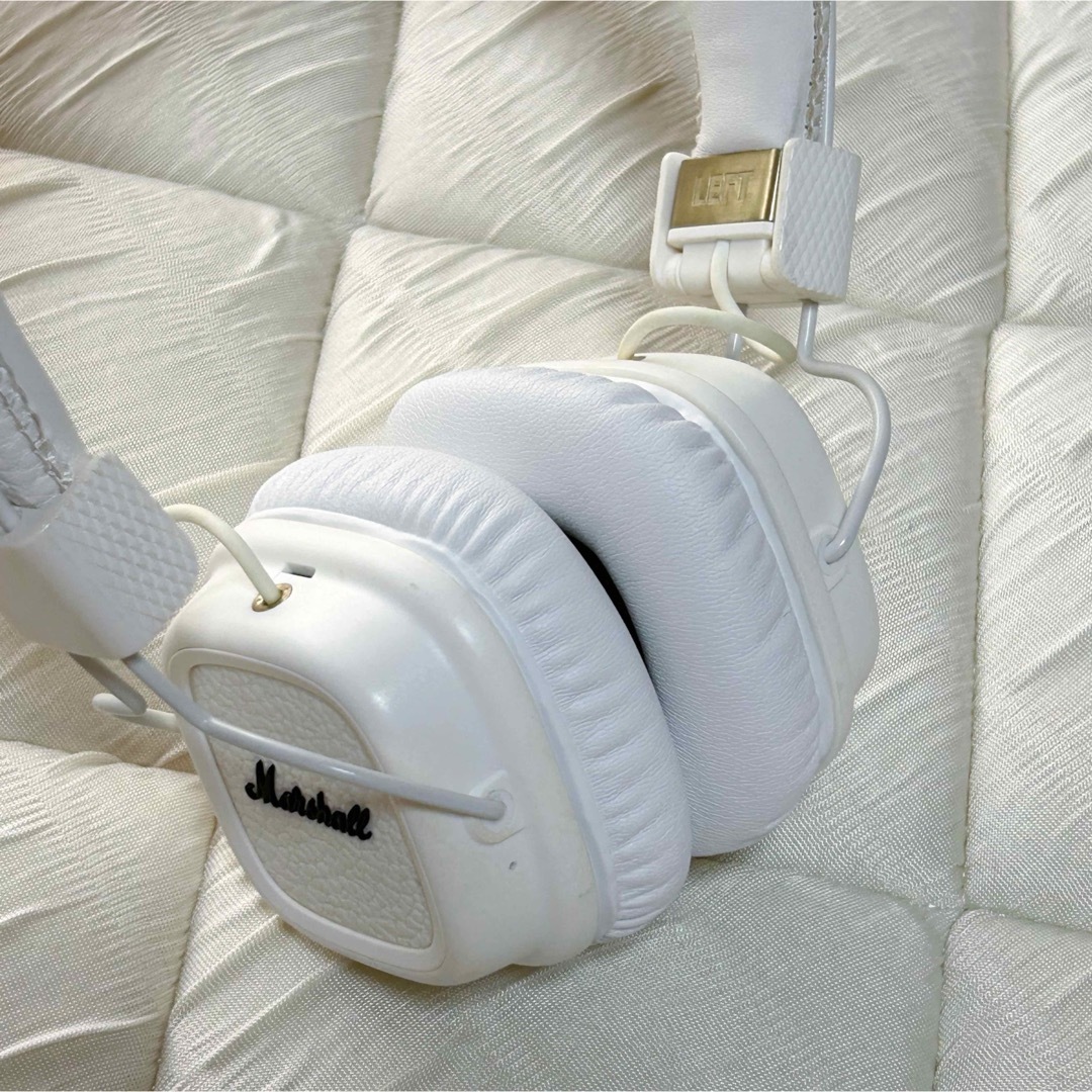 Marshall ヘッドフォン MAJOR II BLUETOOTH 白の通販 by nyan Marshall ヘッドフォン MAJOR II BLUETOOTH 白の通販 by nyan