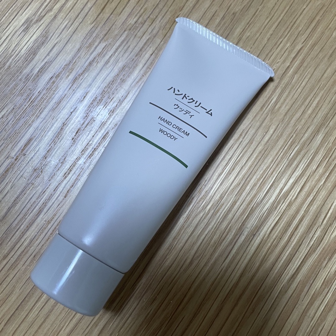 MUJI (無印良品)(ムジルシリョウヒン)の無印良品 ハンドクリーム ウッディ コスメ/美容のボディケア(ハンドクリーム)の商品写真