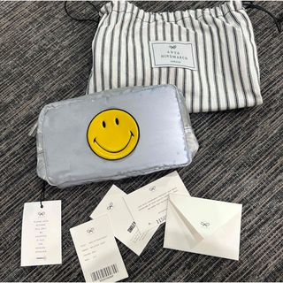 アニヤハインドマーチ(ANYA HINDMARCH)のアニヤハインドマーチ スマイリー ポーチ スマイル(ポーチ)