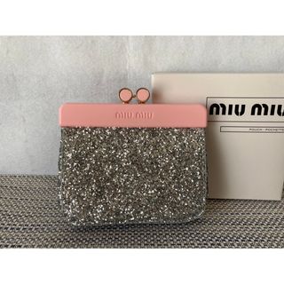 MIU MIU(ポーチ ・ シルバー/銀色系)のフリマアイテム一覧 MIU MIU(ポーチ ・ シルバー/銀色系)のフリマアイテム一覧