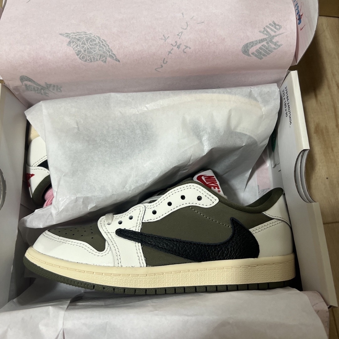 Travis Scott × Nike トラヴィススコット リバースオリーブ Travis Scott × Nike トラヴィススコット リバースオリーブ