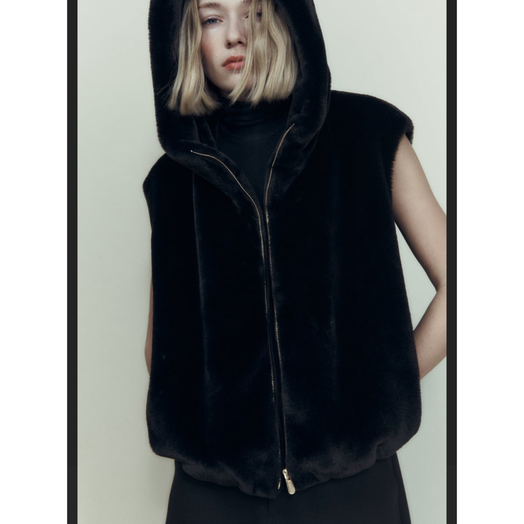 ZARA - 新品!ZARA フード付きフェイクファーベストの通販 by ZARA - 新品!ZARA フード付きフェイクファーベストの通販 by
