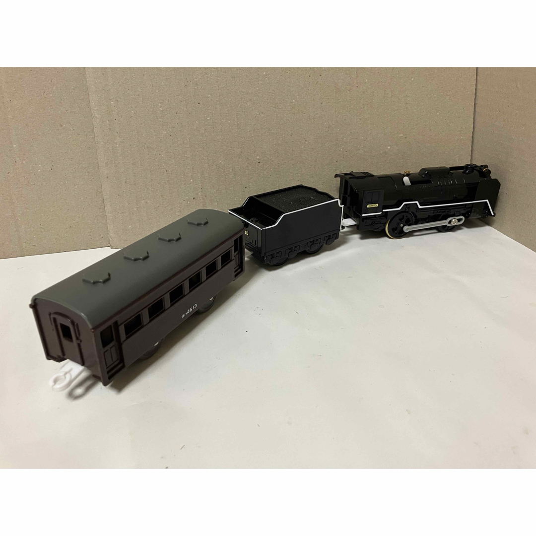 Takara Tomy - 【プラレール】ライト付 D51 200号機蒸気機関車の Takara Tomy - 【プラレール】ライト付 D51 200号機蒸気機関車の