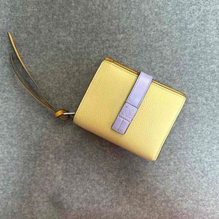 LOEWE(財布 ・ パープル/紫色系)のフリマアイテム一覧 LOEWE(財布 ・ パープル/紫色系)のフリマアイテム一覧