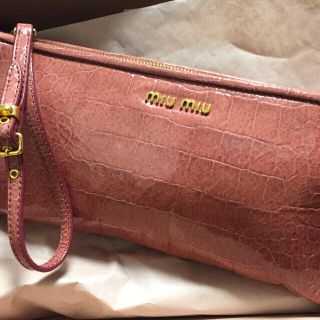 ミュウミュウ(miumiu)の【さり様専用】未使用 miumiu クロコ調クラッチバッグ(クラッチバッグ)