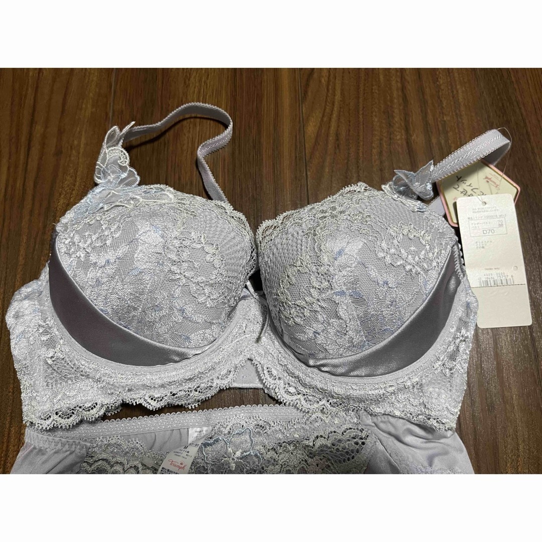 Triumph - トリンプ ブラジャーショーツセット D70の通販 by Triumph - トリンプ ブラジャーショーツセット D70の通販 by