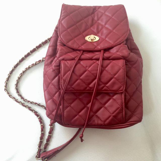 赤 リュック レディースのバッグ(リュック/バックパック)の商品写真