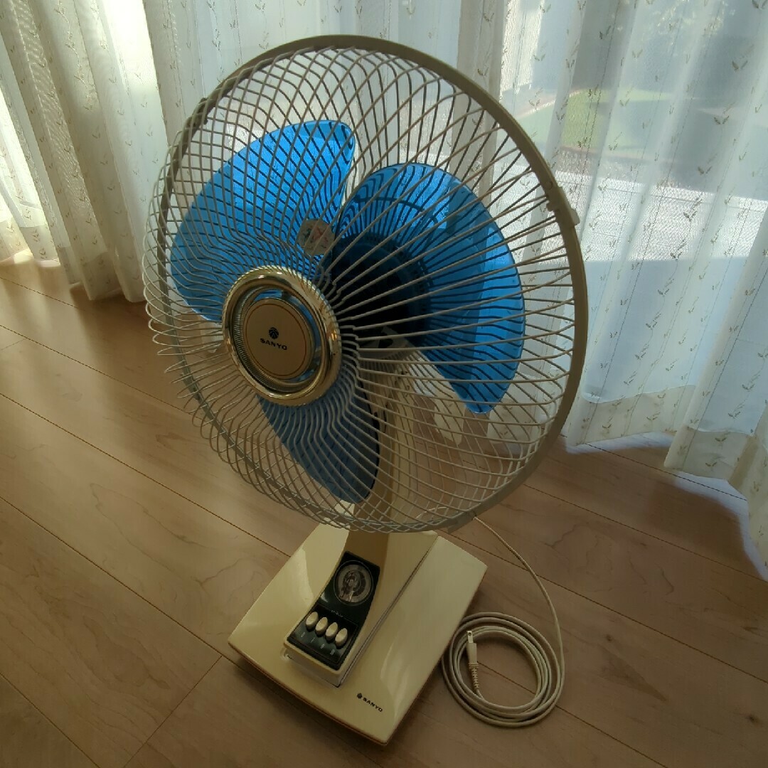SANYO - 昭和レトロ SANYO 三洋☆扇風機 EF-6LLT型 卓上扇 30cm SANYO - 昭和レトロ SANYO 三洋☆扇風機 EF-6LLT型 卓上扇 30cm