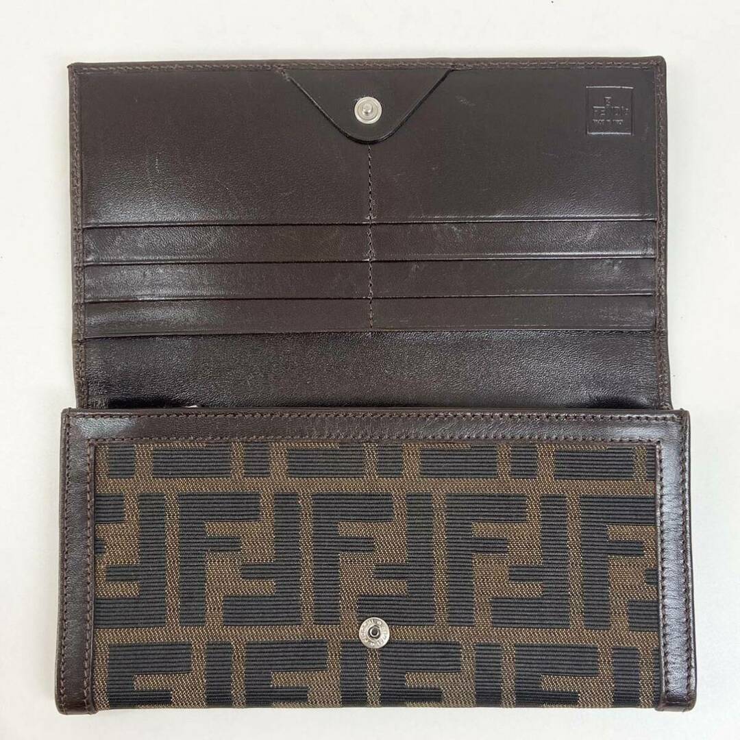 美品】 FENDI フェンディ 長財布 ズッカ柄 ブラウン系 美品】 FENDI フェンディ 長財布 ズッカ柄 ブラウン系