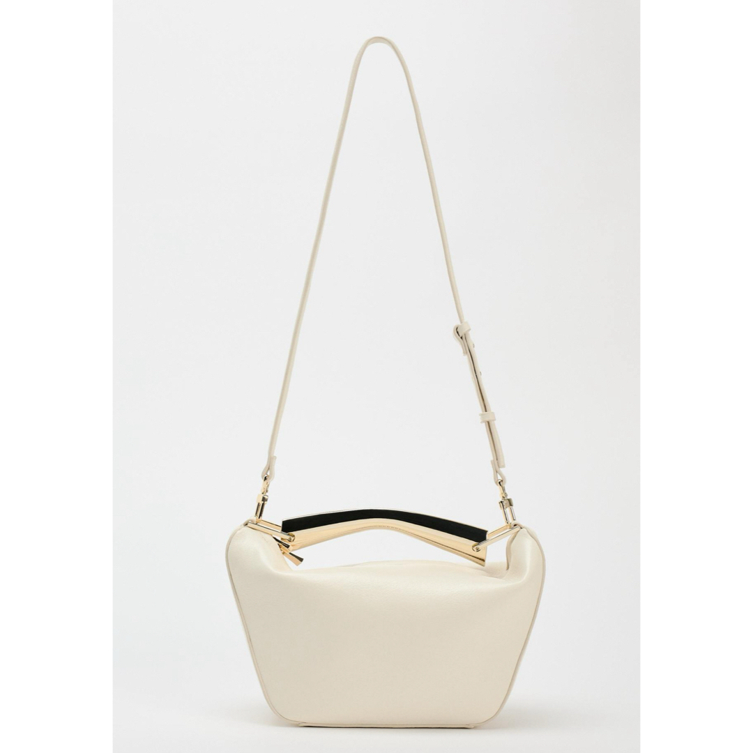 ZARA メタリックハンドルバケットバッグ 新品 ZARA メタリックハンドルバケットバッグ 新品