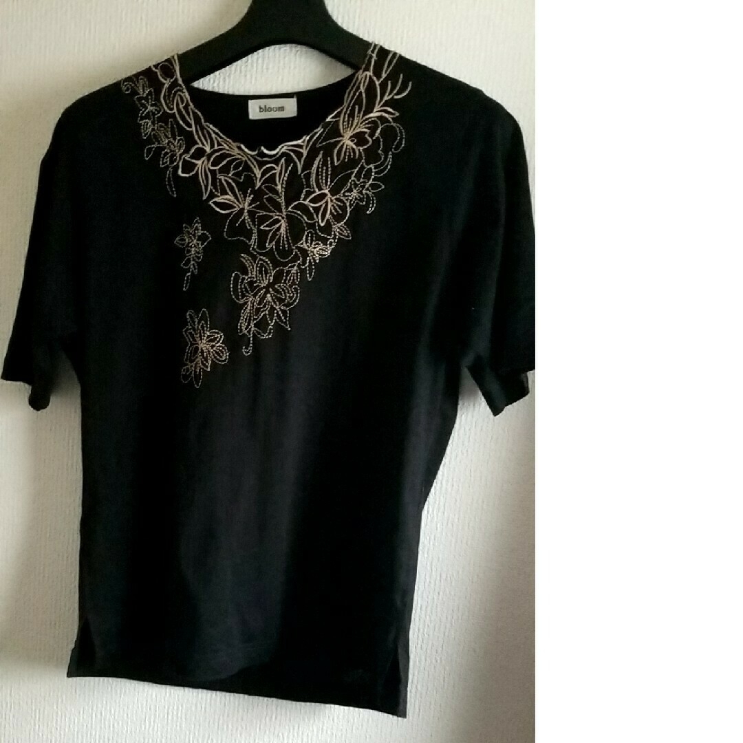 ミセス シニア トップス Tシャツ  黒 刺繍 レディースのトップス(Tシャツ(半袖/袖なし))の商品写真