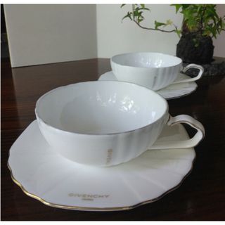 GIVENCHY(食器 ・ ホワイト/白色系)のフリマアイテム一覧 GIVENCHY(食器 ・ ホワイト/白色系)のフリマアイテム一覧
