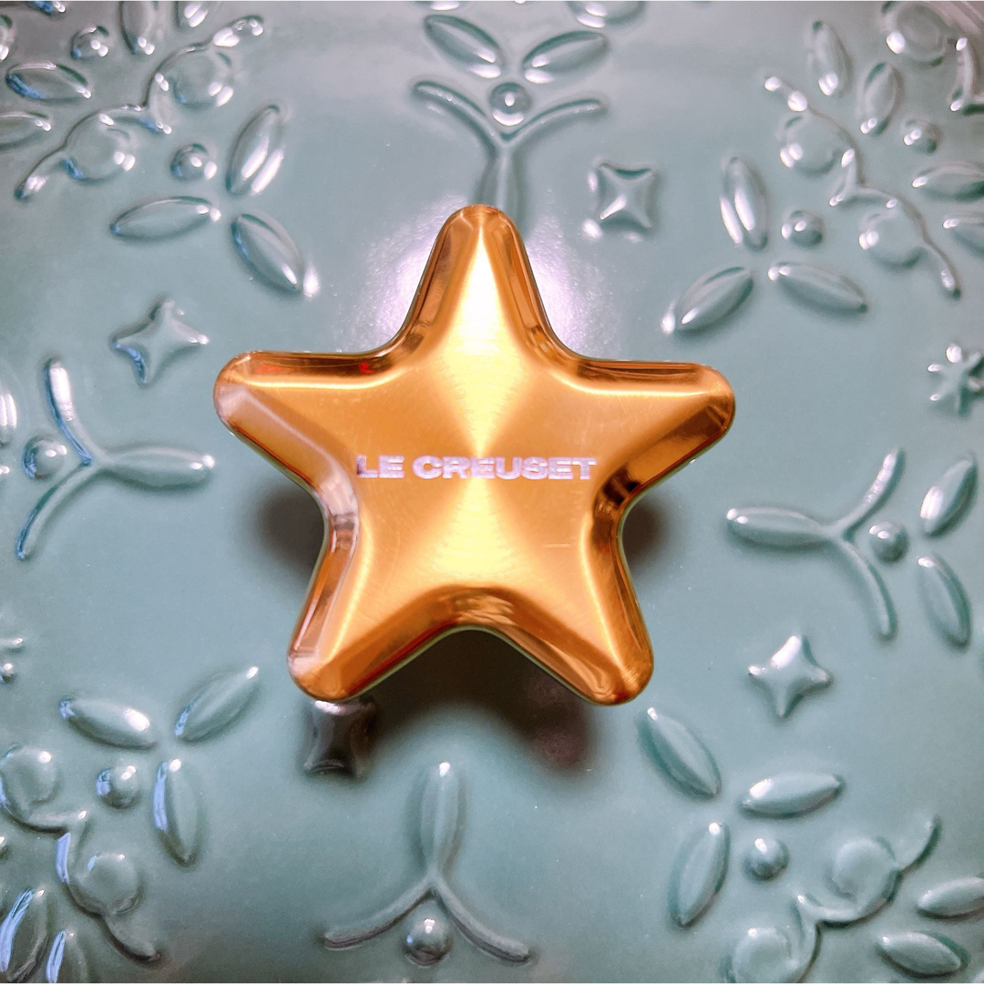 LE CREUSET - ♡ルクルーゼ ノエルレリーフ ココットロンド LE CREUSET - ♡ルクルーゼ ノエルレリーフ ココットロンド