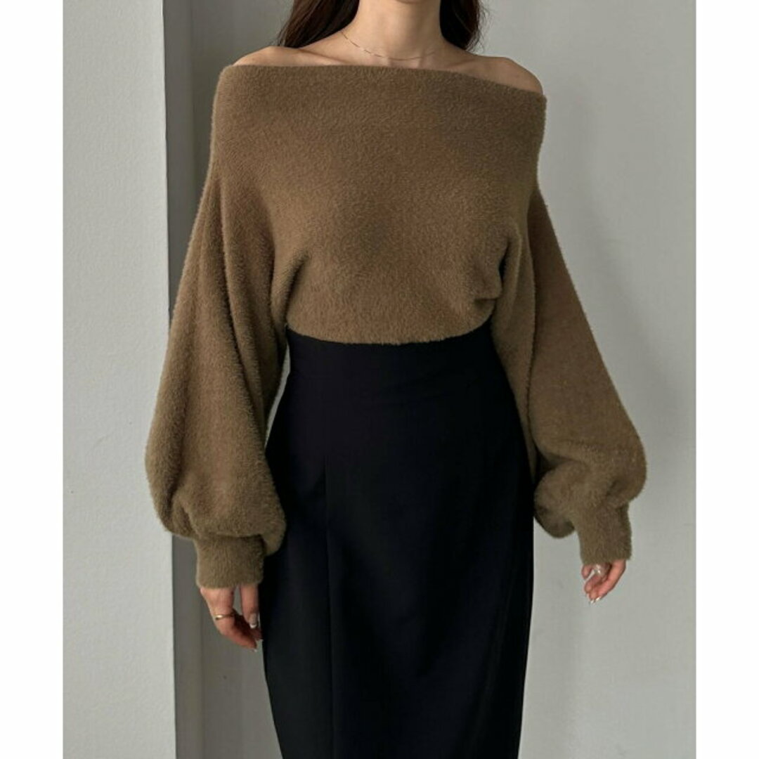 JUNOAH(ジュノア)の【ブラウン】【L】Louere オフショルシャギーニット レディースのトップス(ニット/セーター)の商品写真