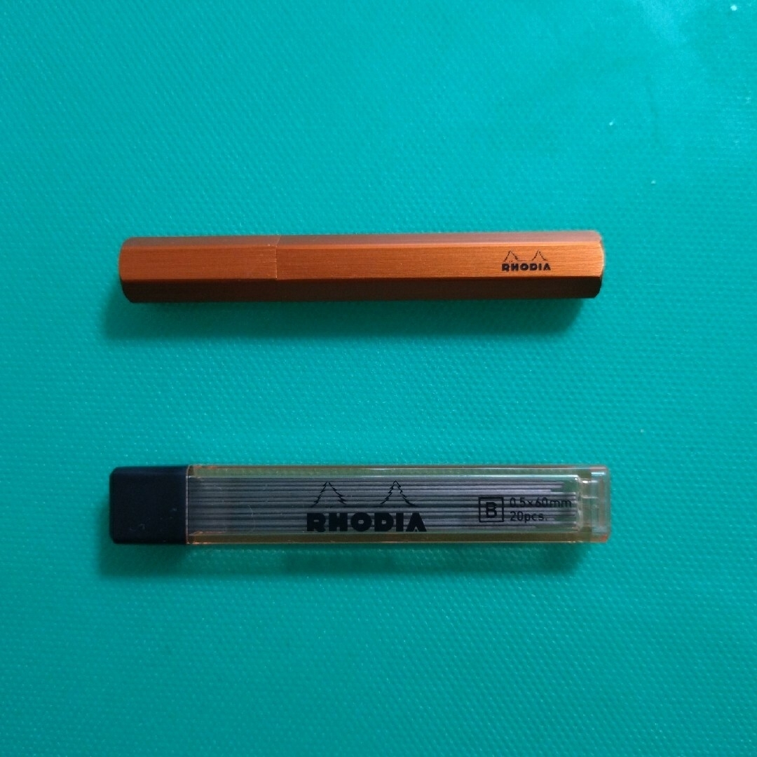 RHODIA(ロディア)のロディア シャープ芯ケース オレンジ 替え芯付き インテリア/住まい/日用品の文房具(その他)の商品写真