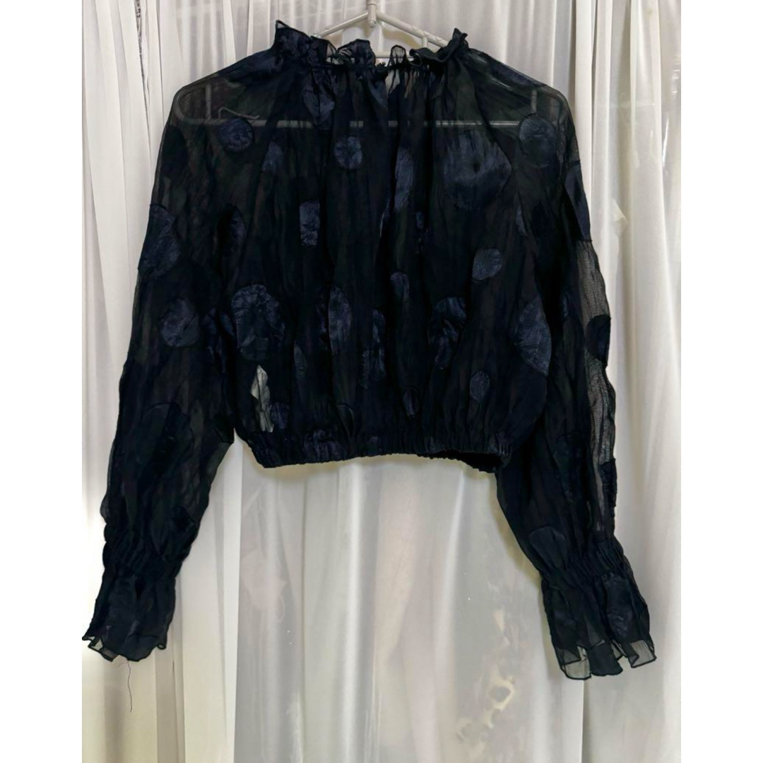 ZARA(ザラ)のZARA 透け感ブラウス 濃紺 フリル袖 クロップド丈 ドット レディースのトップス(シャツ/ブラウス(長袖/七分))の商品写真
