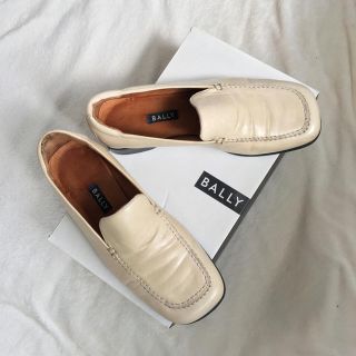 バリー(Bally)のBALLY 定価32000円 正規品 スリッポン アイボリー(スリッポン/モカシン)