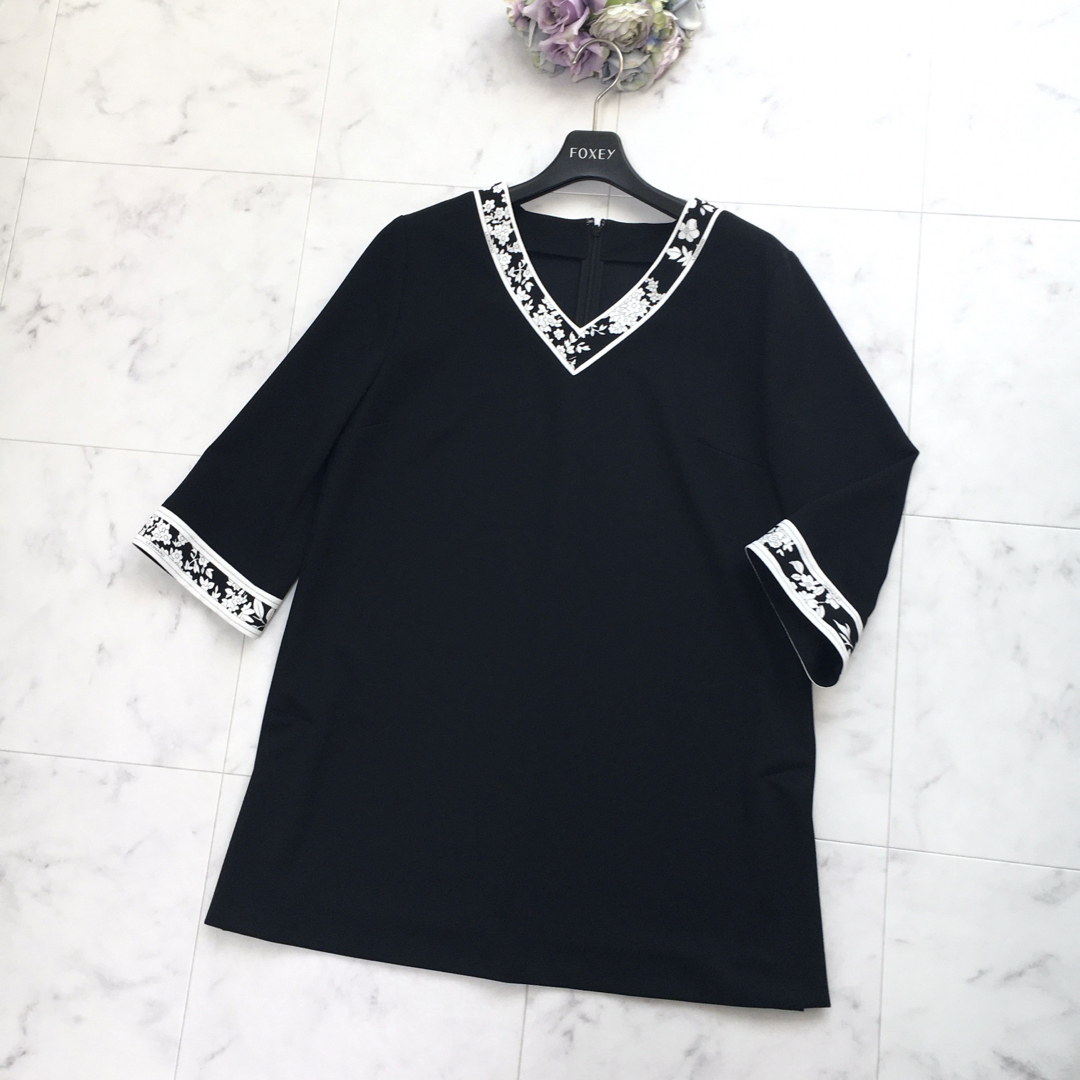 近年美品 LEONARD レオナール 美しい花柄 チュニック 近年美品 LEONARD レオナール 美しい花柄 チュニック