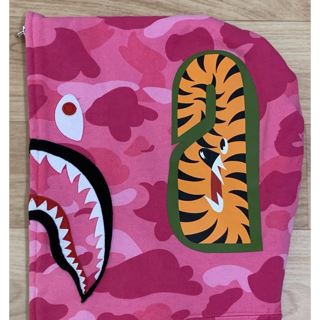 A BATHING APE - ☆激レア☆ APE ピンク カモ シャークパーカー A BATHING APE - ☆激レア☆ APE ピンク カモ シャークパーカー