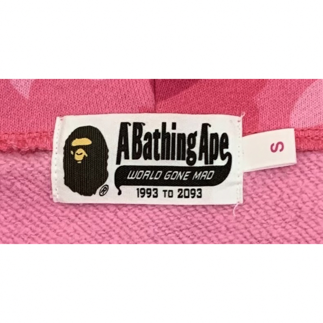A BATHING APE - ☆激レア☆ APE ピンク カモ シャークパーカー A BATHING APE - ☆激レア☆ APE ピンク カモ シャークパーカー