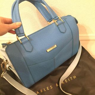 チャールズアンドキース(Charles and Keith)のCHARLES & KEITH バイカラー ハンドバック (ハンドバッグ)