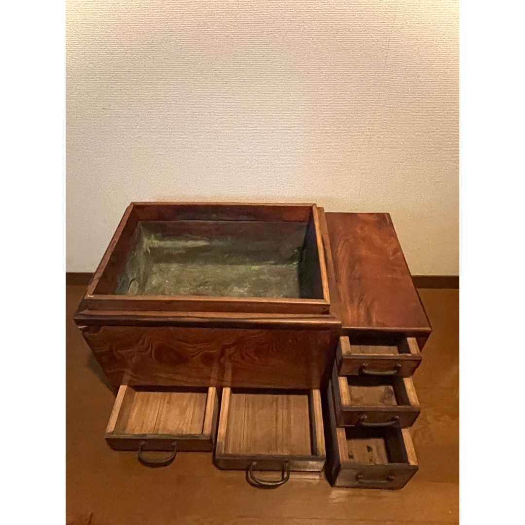 値下げしました。古風な火鉢台 引き出し付き 値下げしました。古風な火鉢台 引き出し付き