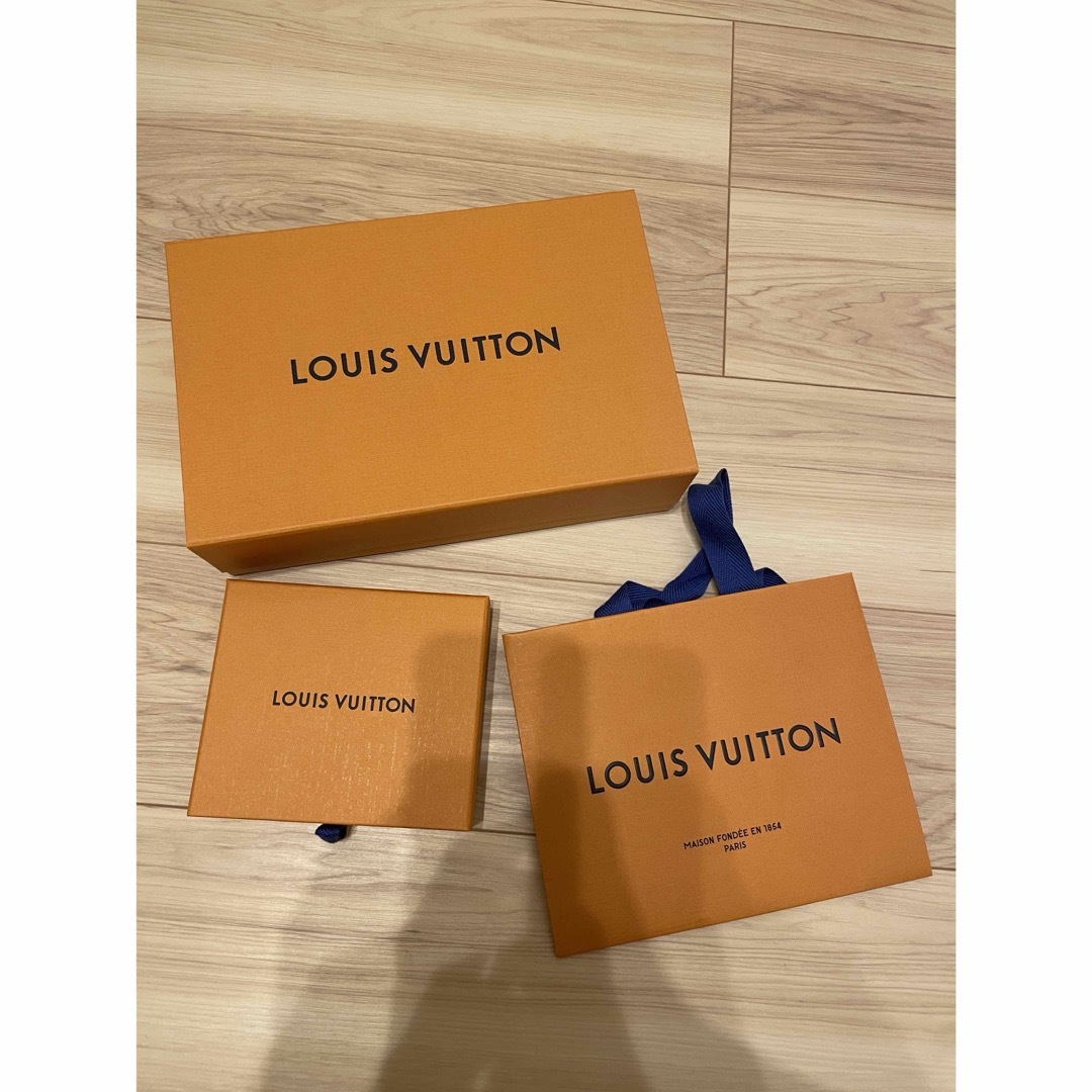 LOUIS VUITTON - 箱 セット ルイヴィトン LVの通販 by tira's LOUIS VUITTON - 箱 セット ルイヴィトン LVの通販 by tira's