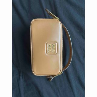 MIU MIU(ショルダーバッグ ・ ブラウン/茶色系)のフリマ MIU MIU(ショルダーバッグ ・ ブラウン/茶色系)のフリマ